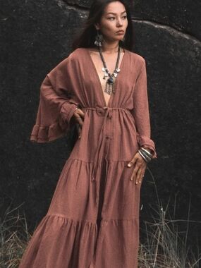 ✨️Thaluta Ayu Sandstone Maxi Dress, NWT